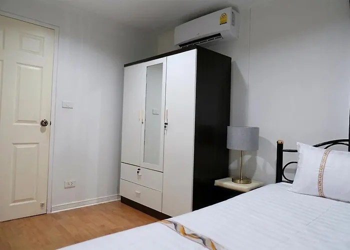 2-bedroom Near The Mall Bangkapi-with Pool And Gym - Fully Equipped Kitchen